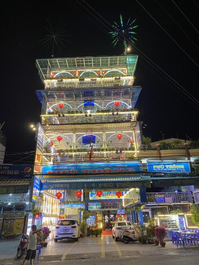 Отель Phu Thong Чау-Док Экстерьер фото